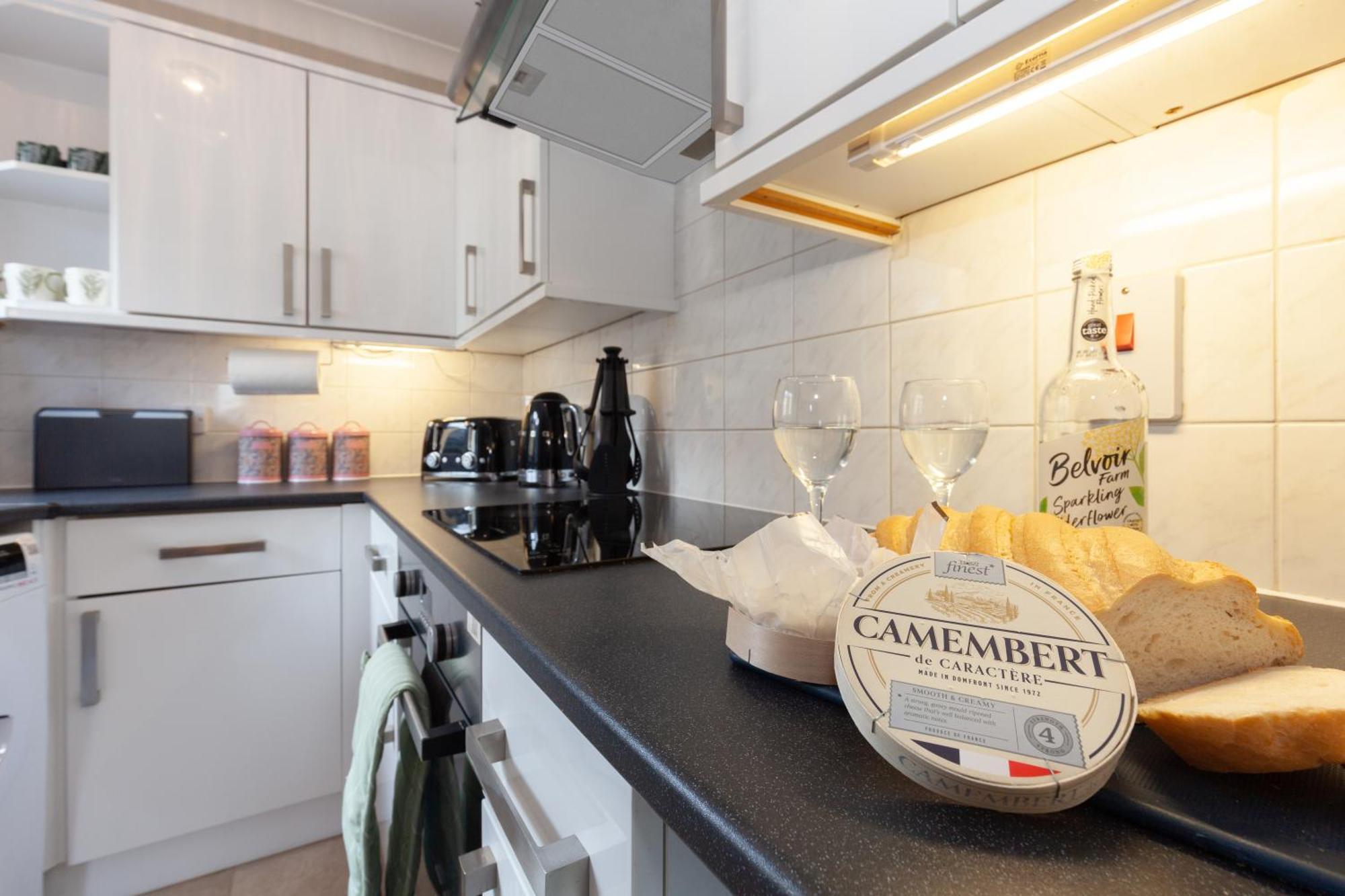 A Gem Nestled In The Heart Of Oxford With Parking! Apartment Екстериор снимка