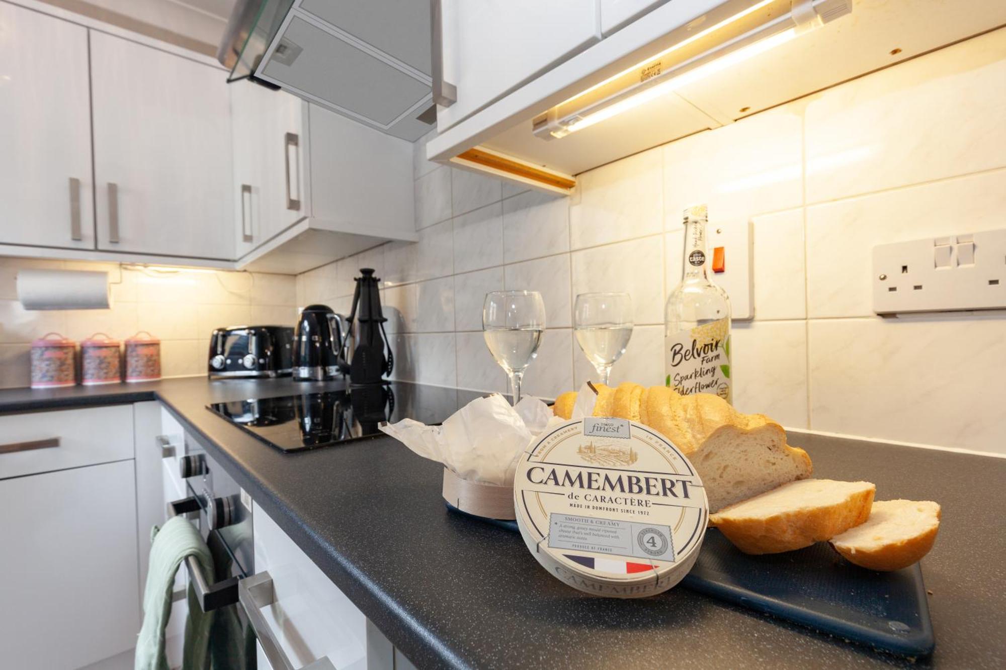 A Gem Nestled In The Heart Of Oxford With Parking! Apartment Екстериор снимка